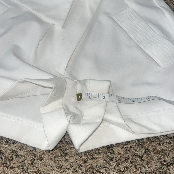 Elegant White Shorts by Alice + Olivia - Picture 8 of 9